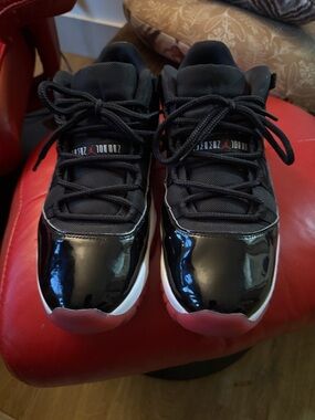 Men’s size 13 Jordan bed 11 low